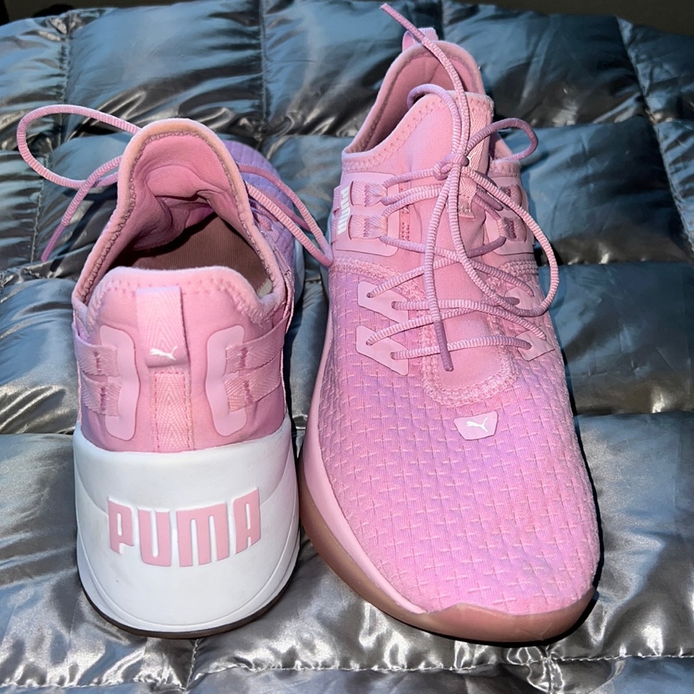 Puma size 9. Hybrid